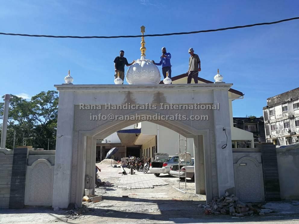 Finalising the installation of Domes for Gurdwara Sahib Kampar Perak (Malaysia)