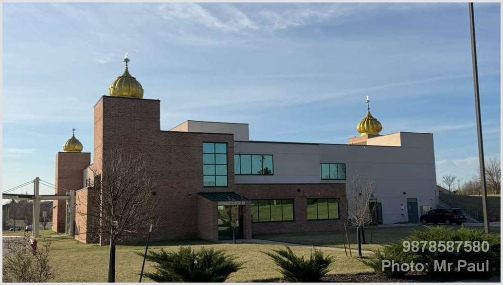 Side View of 12ft Central and 9ft Side Domes at Midwest Sikh Gurudwara, Kansas City (USA): Photo: Mr Paul