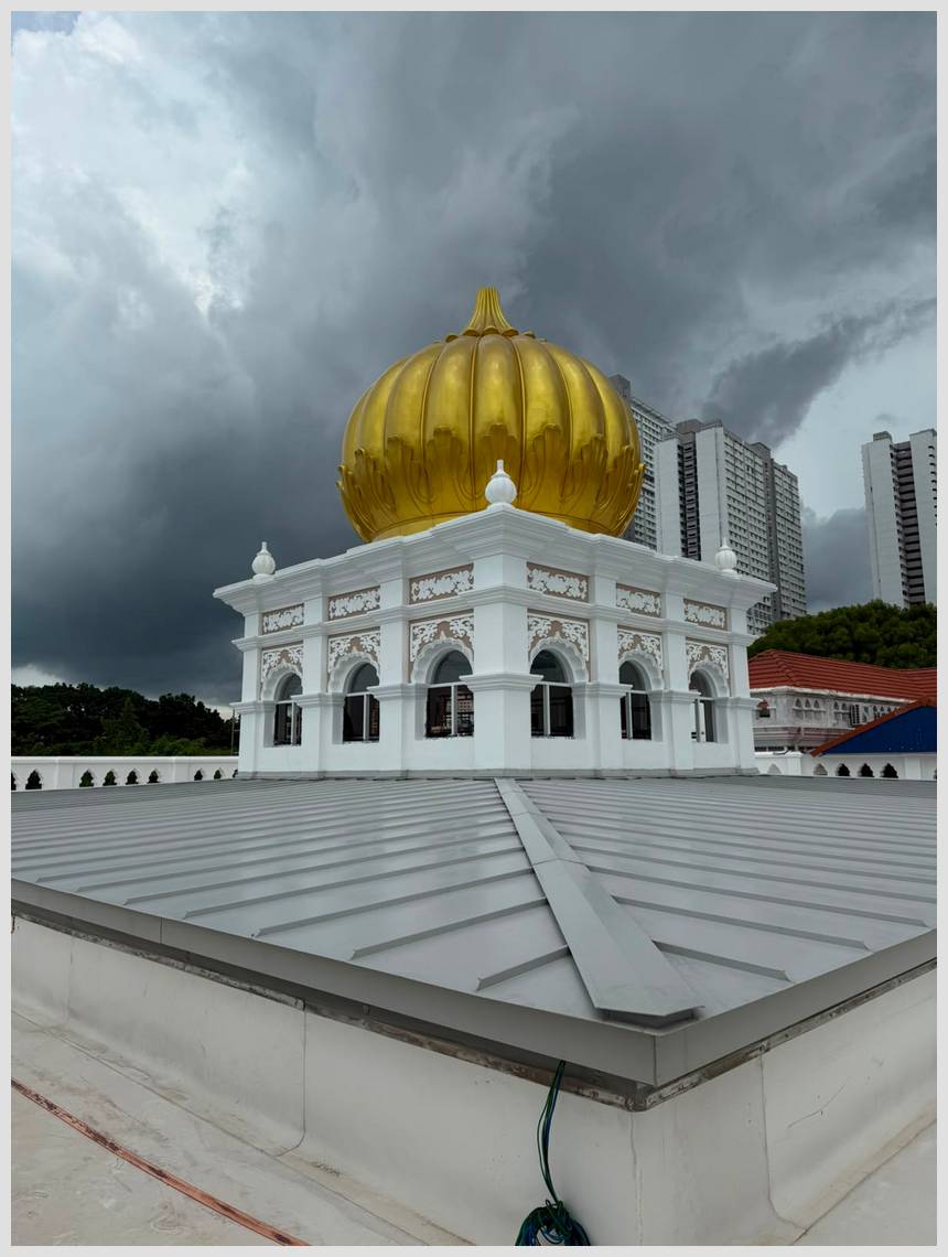 Multilayered 20ft Diameter Fiberglass Gurdwara Dome at Wadda Gurdwara Sahib in Penang (Malaysia)
